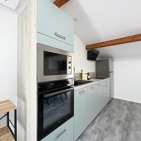 Apartment Les Lys - Charme Et Confort Au Coeur Du Blayais *